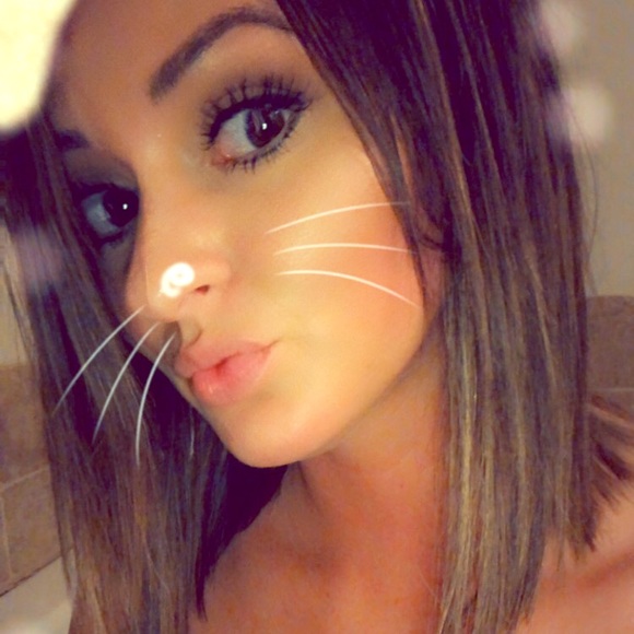 Meet your Posher, Gabrielle - Picture 1 of 1